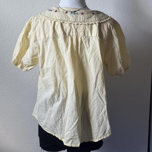 vintage butter yellow embroidered floral trim and lace trim blouse - Picture 5 of 7